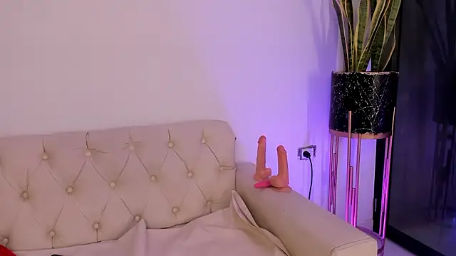 Snapshot of liorah_wolf chatting on February 20, 8:22 pm liorah wolf online show from February 20, 8:22 pm