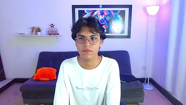 Maecum18 online show from March 4, 8:27 pm