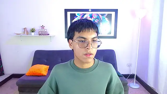 Maecum18 online show from April 7, 8:43 pm