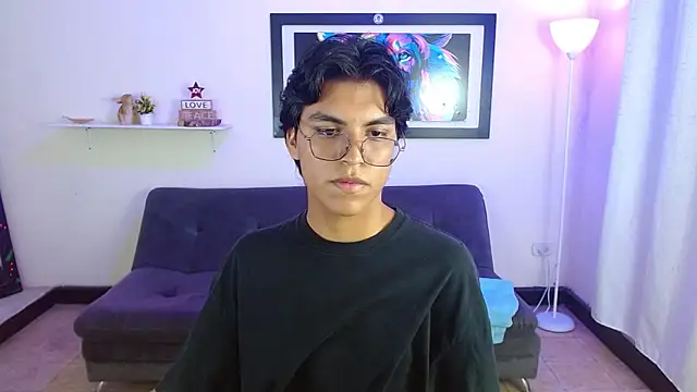 Maecum18 online show from March 5, 8:49 pm