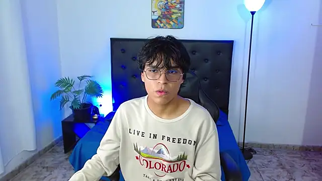 Maecum18 online show from February 7, 9:45 pm