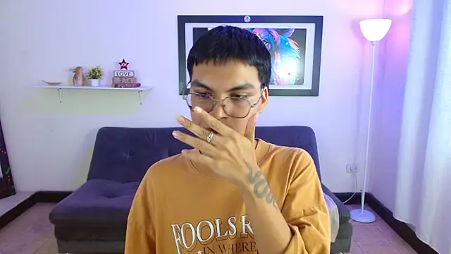 Maecum18 online show from March 20, 8:21 pm