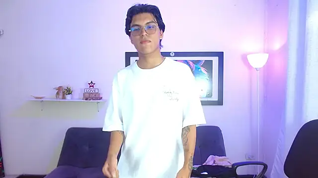 Maecum18 online show from February 27, 9:03 pm