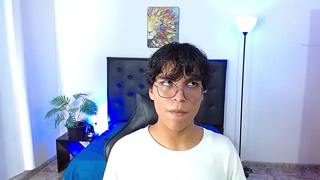 Maecum18 online show from February 9, 10:19 pm