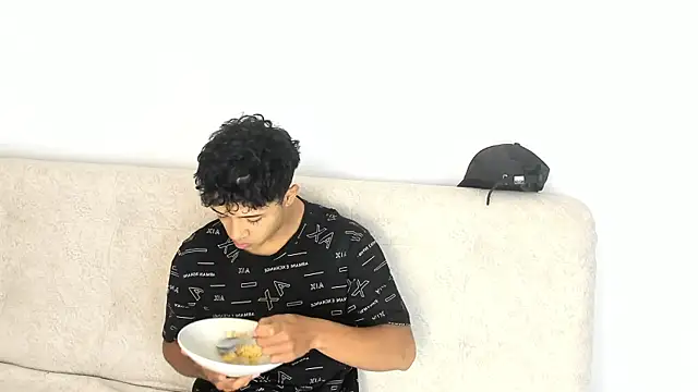 Snapshot of _Alex_Colton chatting on February 15, 3:07 am Alex Colton online show from February 15, 3:07 am