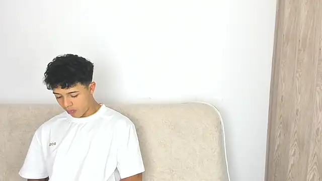 Snapshot of _Alex_Colton chatting on February 27, 10:09 pm Alex Colton online show from February 27, 10:09 pm