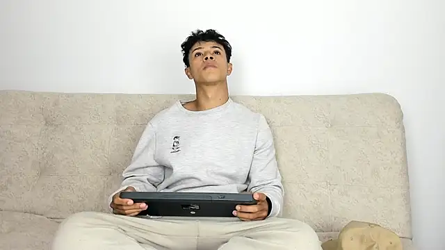 Snapshot of _Alex_Colton chatting on February 16, 11:13 pm Alex Colton online show from February 16, 11:13 pm