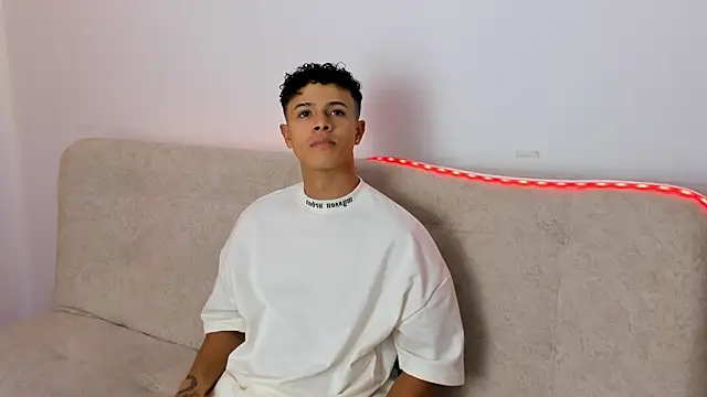  Alex Colton online show from May 3, 10:02 pm
