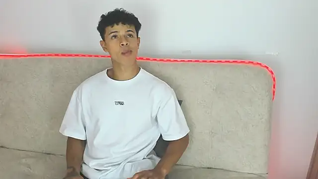  Alex Colton online show from March 11, 10:04 pm