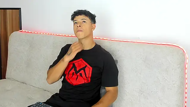 Snapshot of _Alex_Colton chatting on February 24, 10:21 pm Alex Colton online show from February 24, 10:21 pm