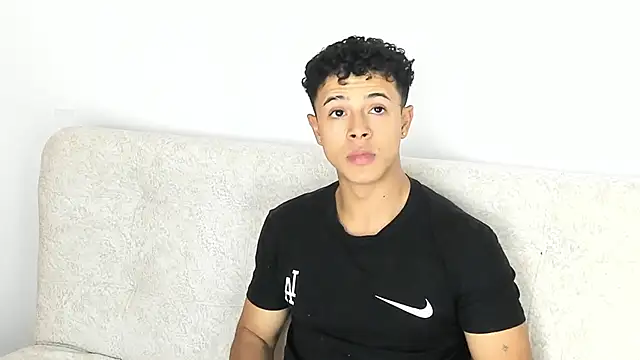 Snapshot of _Alex_Colton chatting on February 5, 10:38 pm Alex Colton online show from February 5, 10:38 pm