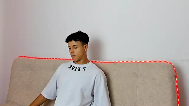  Alex Colton online show from May 8, 10:02 pm
