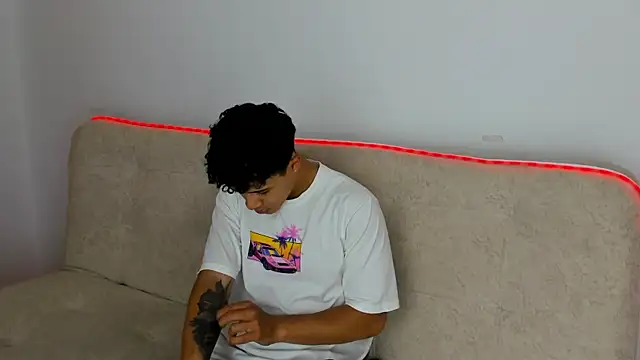  Alex Colton online show from June 1, 10:09 pm