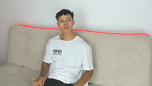  Alex Colton online show from April 4, 10:16 pm