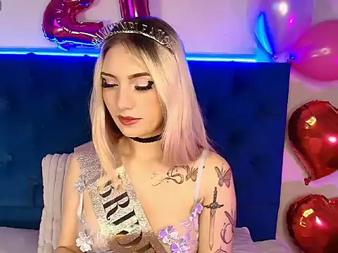 Snapshot of Mariluu_ chatting on February 17, 1:08 pm Mariluu online show from February 17, 1:08 pm