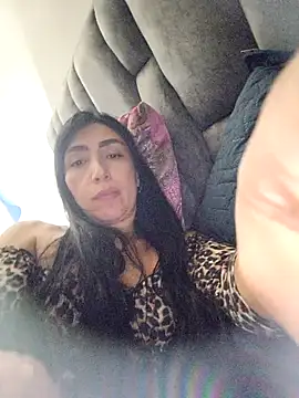 Mia Davis   online show from March 1, 12:32 am