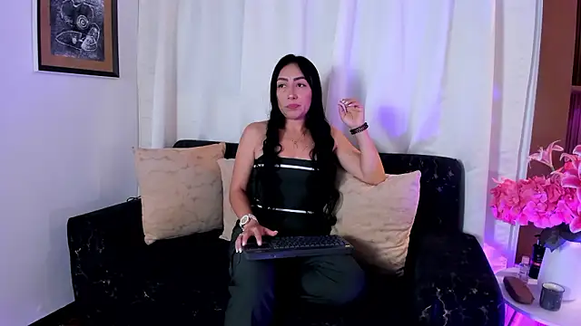 Mia Davis   online show from March 5, 11:51 am