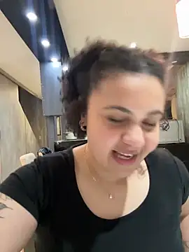 Snapshot of BabyChanntal chatting on February 4, 5:19 pm BabyChanntal online show from February 4, 5:19 pm