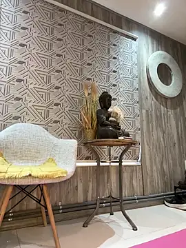 BabyChanntal online show from April 28, 8:13 pm