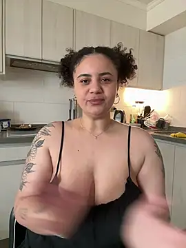 BabyChanntal online show from July 8, 4:18 pm