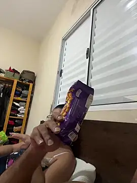 Renataalves online show from March 28, 4:35 am