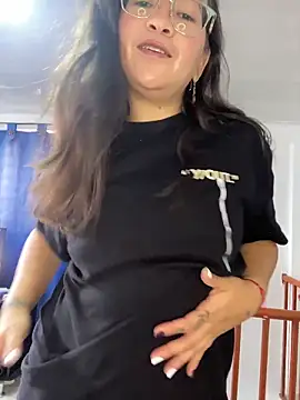 alisbloom online show from February 3, 5:40 pm