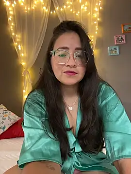 alisbloom online show from March 25, 6:40 pm