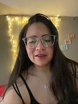 alisbloom online show from March 28, 5:08 am