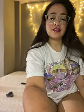 alisbloom online show from April 8, 6:31 pm