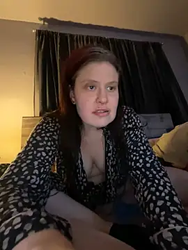 Snapshot of JulietteLatte chatting on February 1, 2:32 am JulietteLatte online show from February 1, 2:32 am