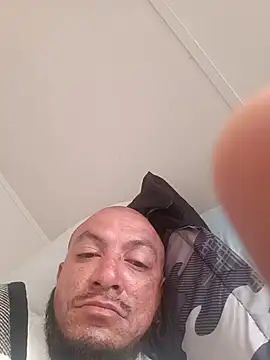 Snapshot of Joshthepussy chatting on June 29, 1:00 pm Joshthepussy online show from June 29, 1:00 pm