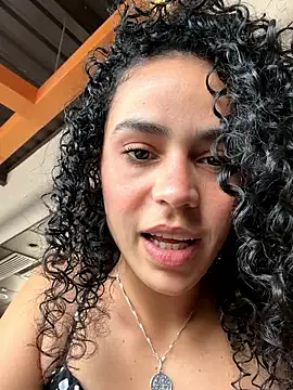 SirenStell0 online show from April 6, 5:25 pm