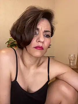 eva luz online show from February 17, 11:35 pm