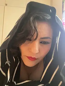 eva luz online show from June 2, 3:56 pm