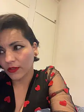 eva luz online show from May 14, 5:10 pm