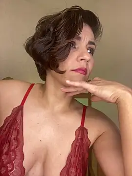 eva luz online show from February 16, 9:45 pm