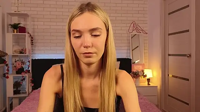 Snapshot of NikkiRyx chatting on July 11, 7:47 pm NikkiRyx online show from July 11, 7:47 pm