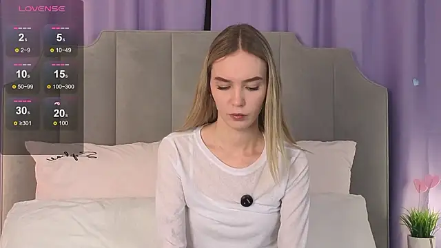 Snapshot of NikkiRyx chatting on March 4, 3:20 pm NikkiRyx online show from March 4, 3:20 pm