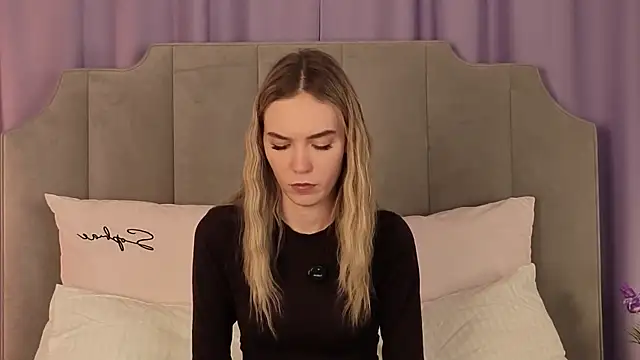 NikkiRyx online show from April 10, 5:09 pm