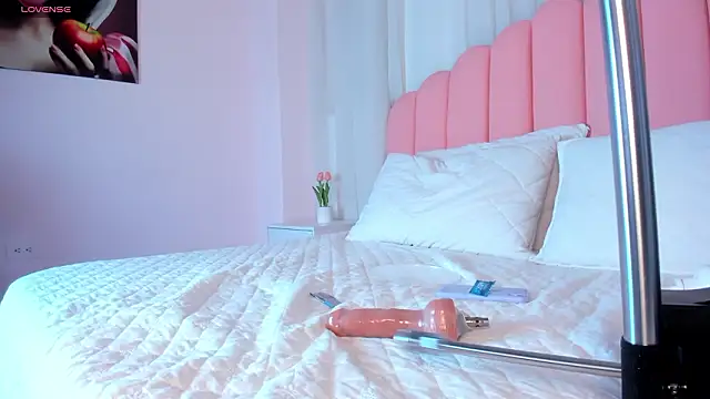 Snapshot of Naty_Rose23 chatting on February 25, 7:08 am Naty Rose23 online show from February 25, 7:08 am