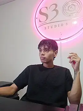 Alejandroo Montenegro online show from April 18, 10:43 pm