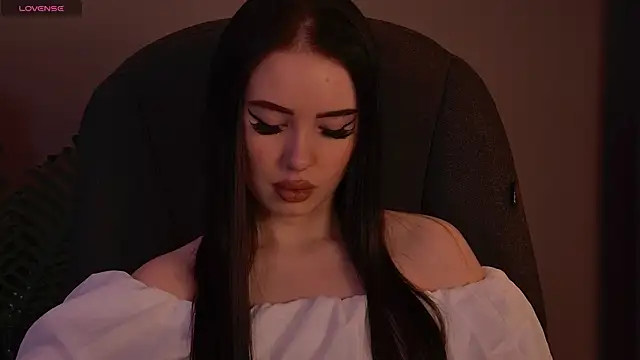 ArianaLim online show from May 7, 3:48 pm