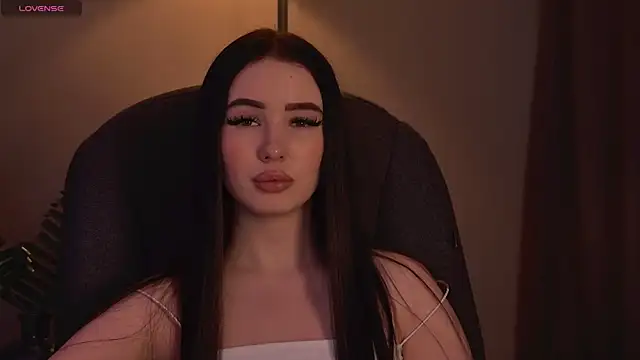 ArianaLim online show from April 9, 3:40 pm