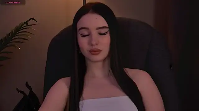 ArianaLim online show from April 25, 4:26 pm