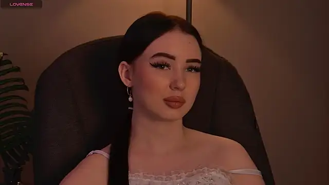 ArianaLim online show from April 19, 6:10 pm