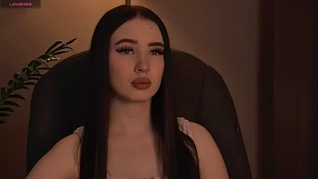 ArianaLim online show from April 18, 3:47 pm