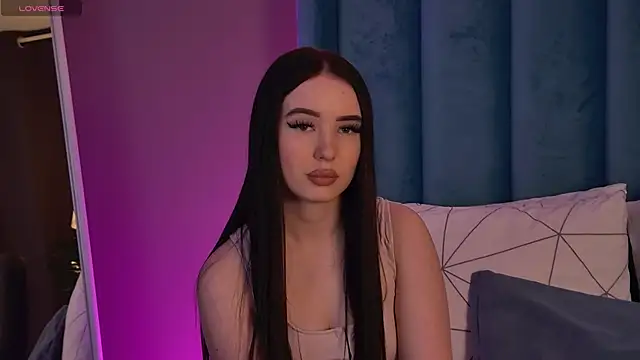 ArianaLim online show from April 18, 7:07 pm