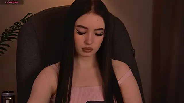 ArianaLim online show from April 29, 4:33 pm