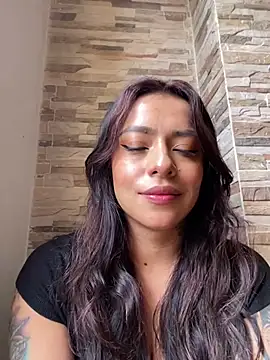 Snapshot of foxxy_lover chatting on February 19, 3:42 pm foxxy lover online show from February 19, 3:42 pm