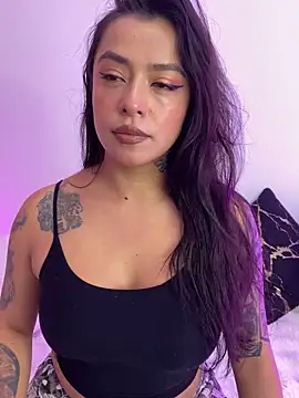 Snapshot of foxxy_lover chatting on February 7, 6:27 pm foxxy lover online show from February 7, 6:27 pm